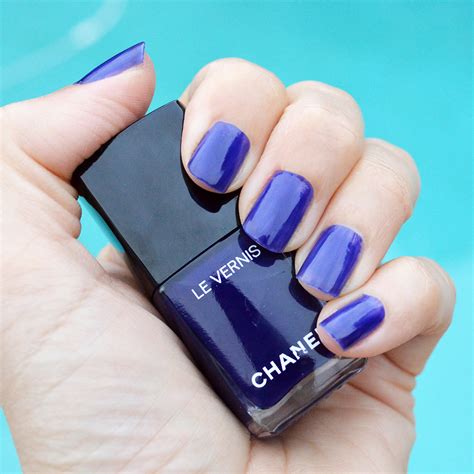 Chanel Violet Piquant nail polish review for spring 2018